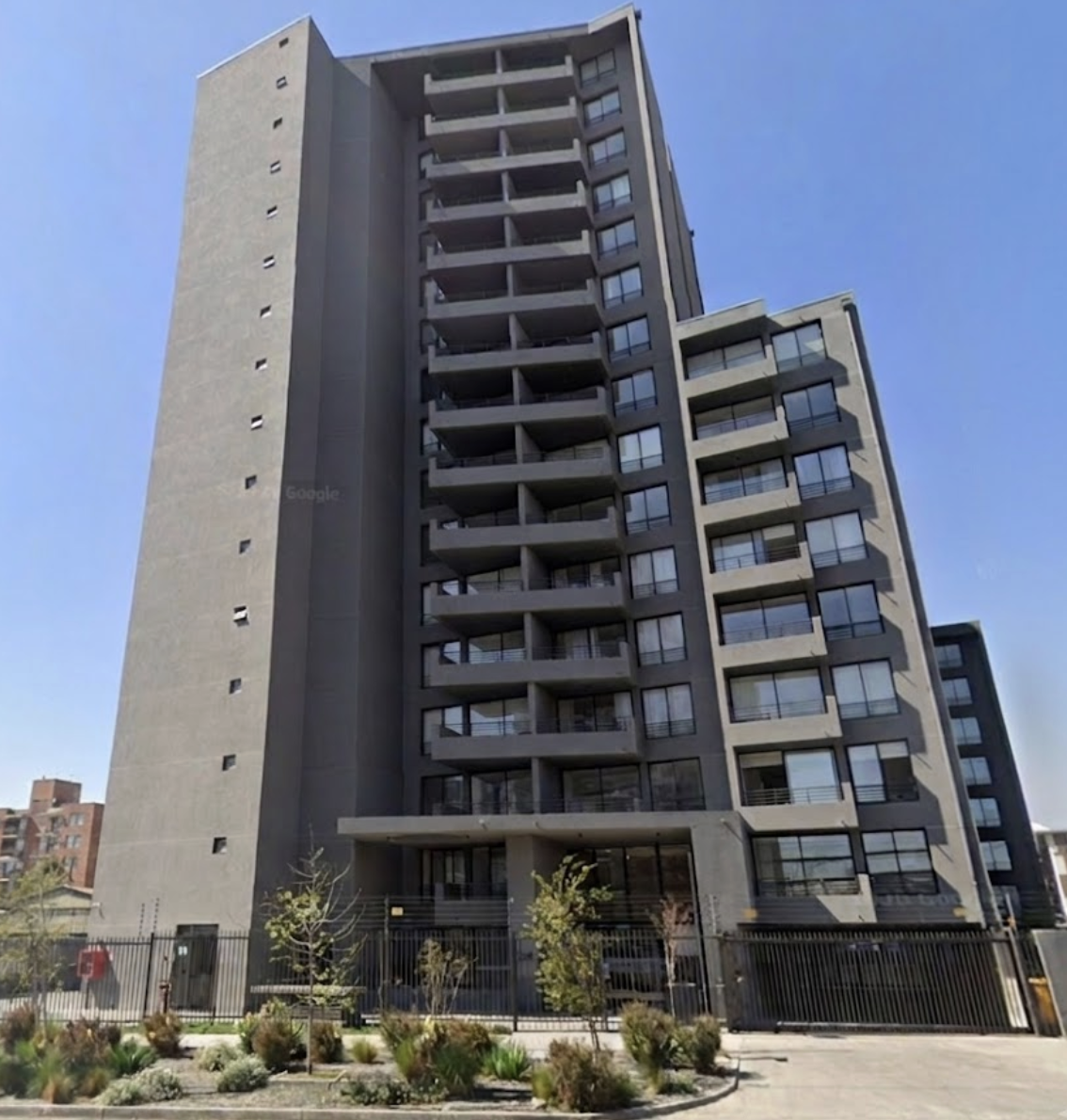 Fachada Equirent Froilan Roa