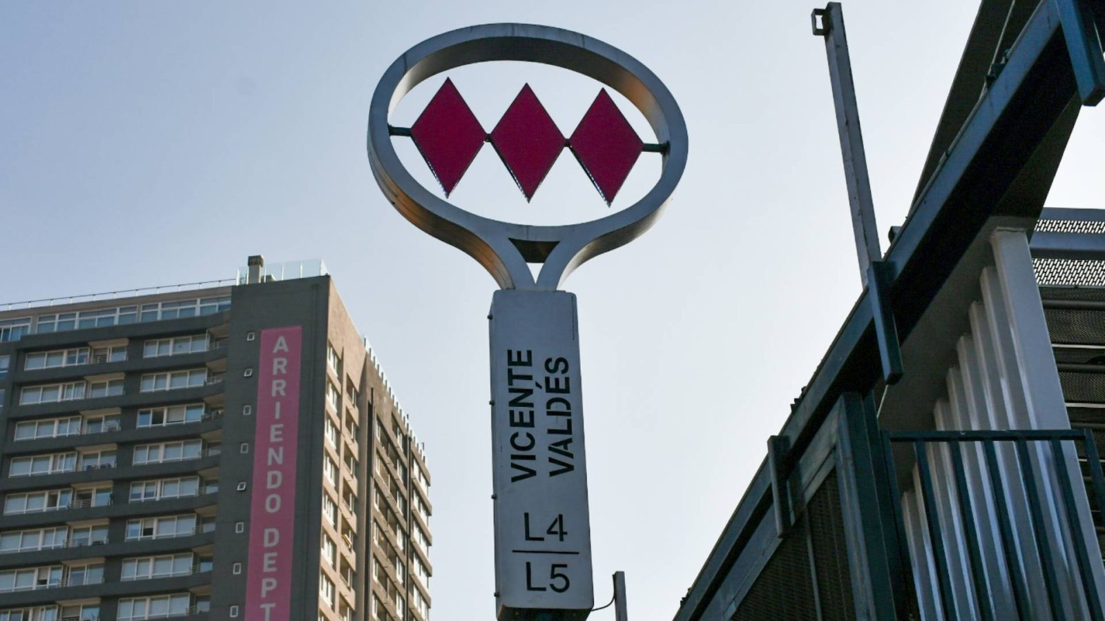 Metro Vicente Valdes